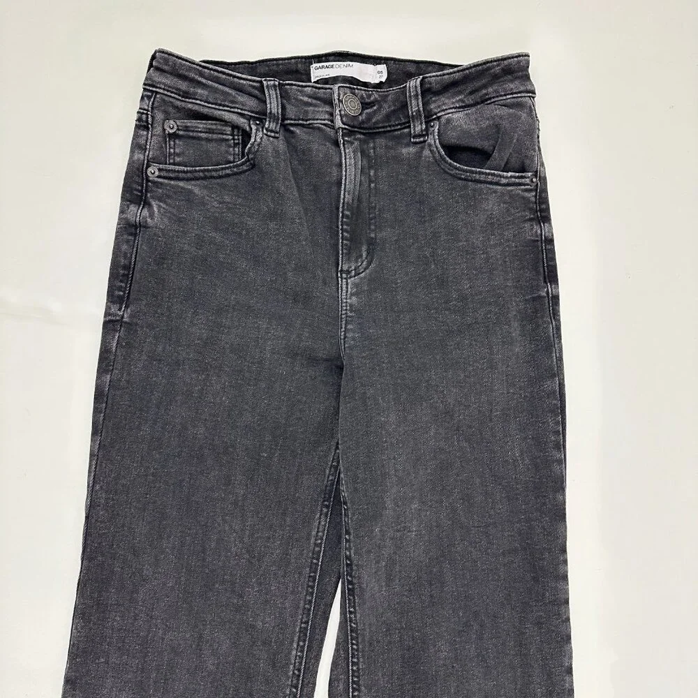 Garage Flare Women's size 5 Black Denim‎ jeans